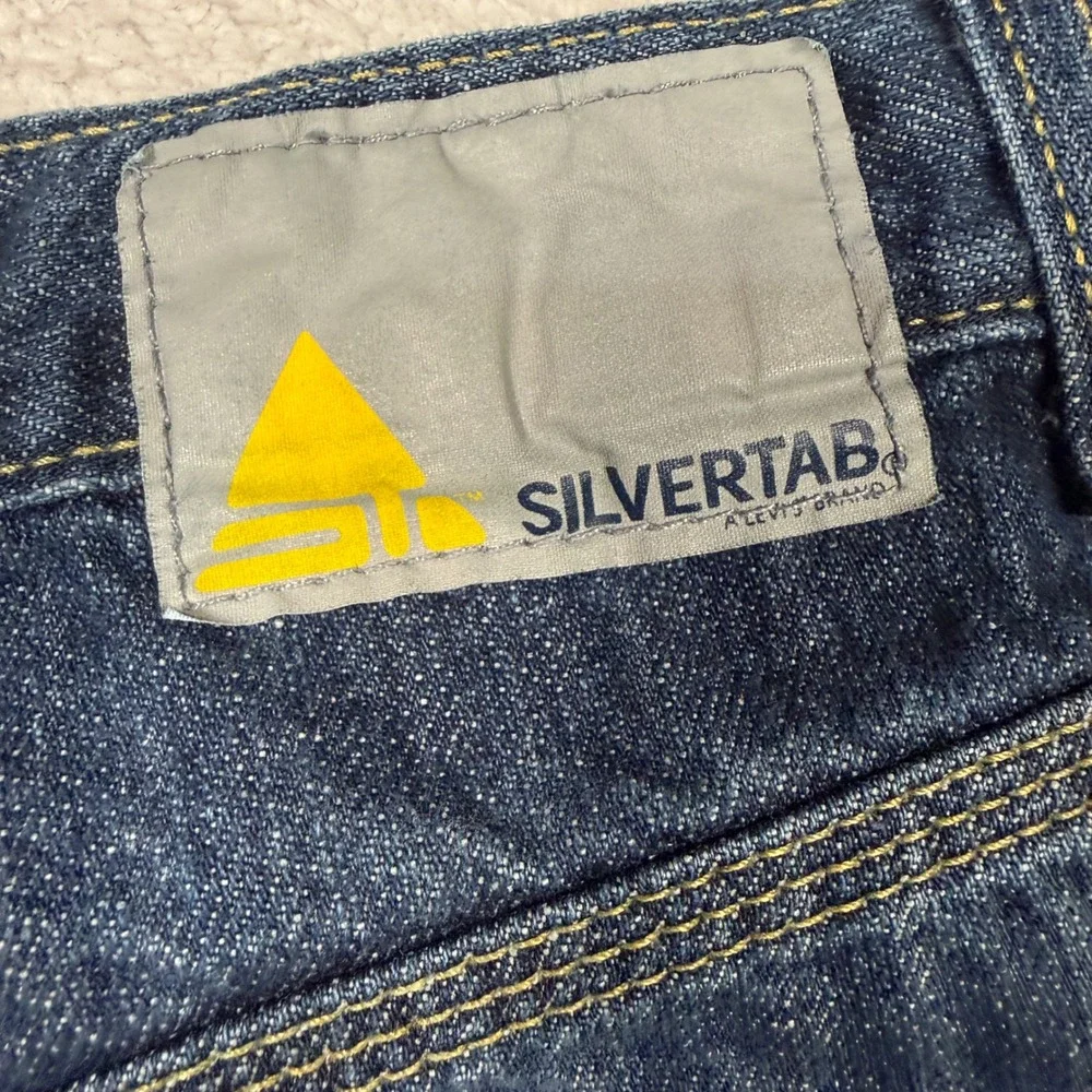 Vintage Y2K Levis SilverTab Carpenter Shorts Mens 33 Blue Baggy Denim Utility
